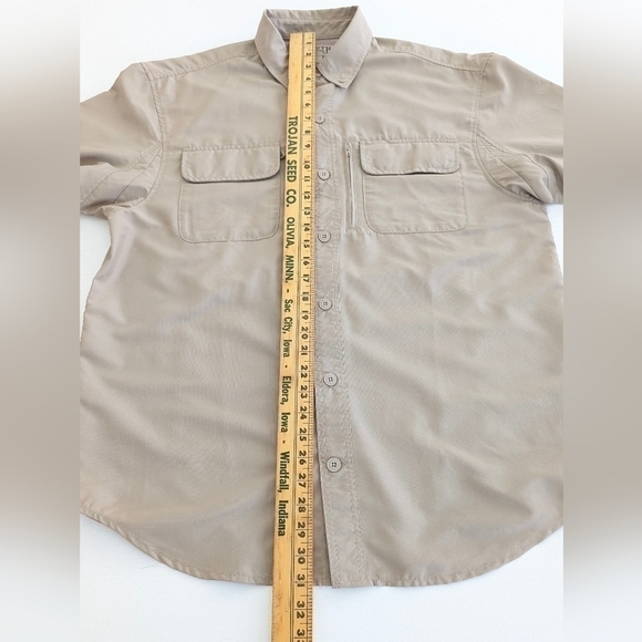 Duluth Trading Co. Cool Plus Long Sleeve Button Up Shirt Men's M Beige - Picture 7 of 8